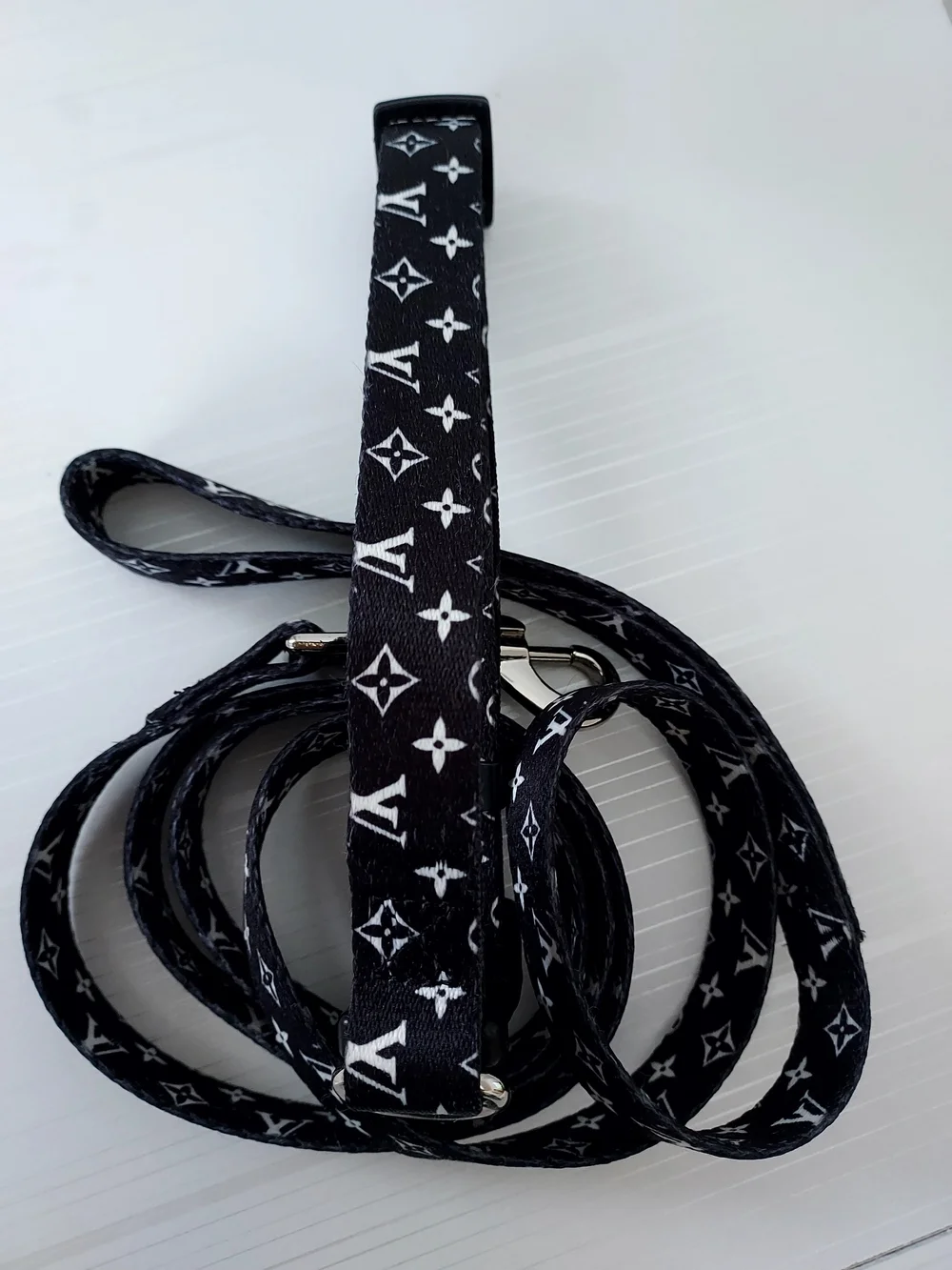 Luxury Pattern Black Dog Collar and Leash Set,  Used